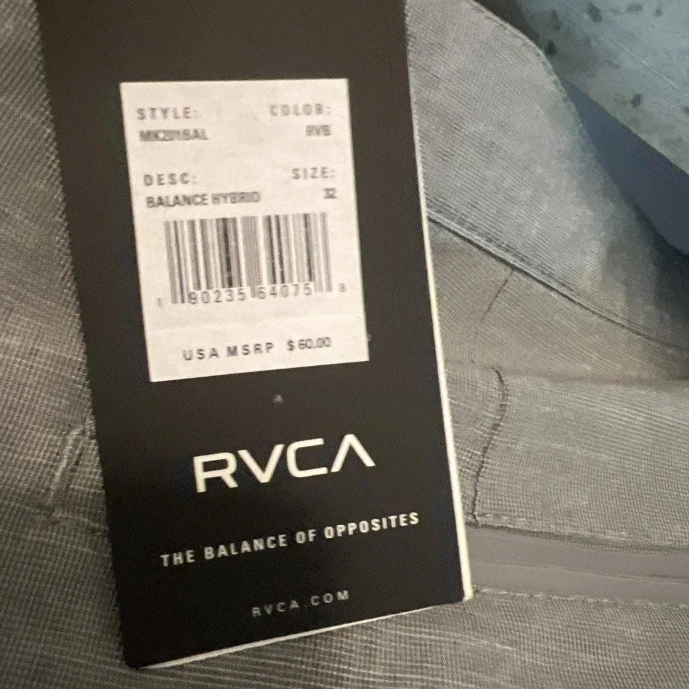 RVCA Men's Balance‎ Hybrid Short Size 32 Gray 9.5" Inseam - Picture 5 of 6